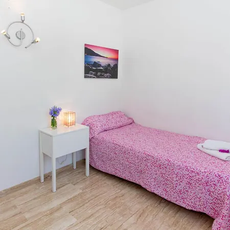 Pinada Villa *